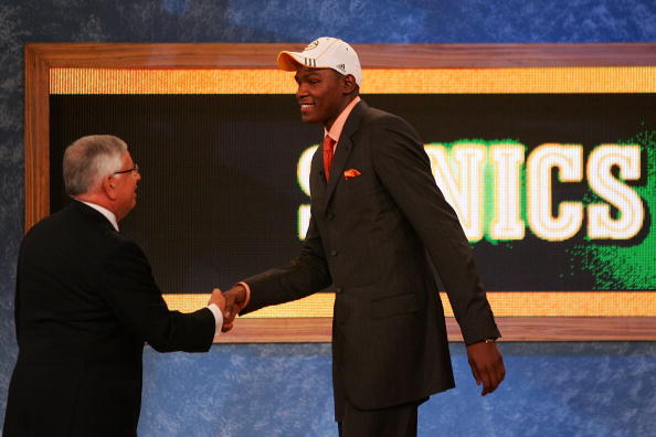 图文-NBA2007选秀大会大幕拉开 杜兰特获得榜
