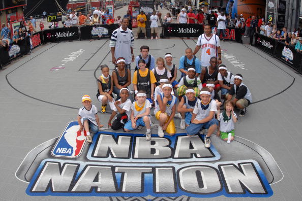 文-NBA夏日嘉年华火热进行 小球迷和街球王合