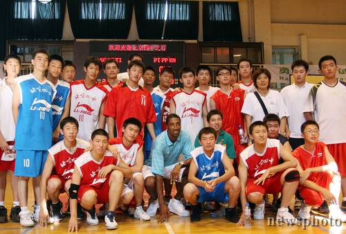 图文-皮蓬参加北京四中训练营 皮蓬与希望之星