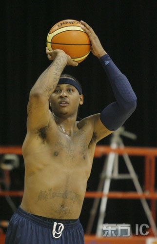 图文-美国男篮梦之队赌城集训 安东尼准备投篮