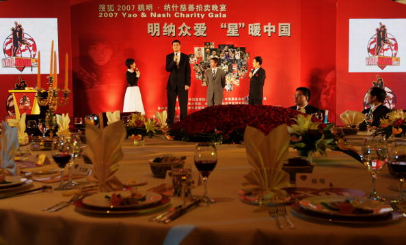 图文-姚明纳什慈善拍卖晚宴慈善晚宴现场_篮球-NBA_NIKE新浪竞技风暴_新浪网