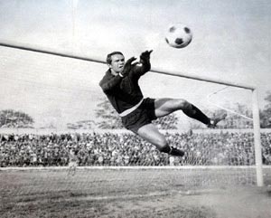 揭秘福拉多辉煌历史 红星传奇巨星执教水平略