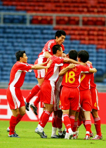 图文-[亚洲杯]中国队VS伊朗 国脚们乐开了花_国