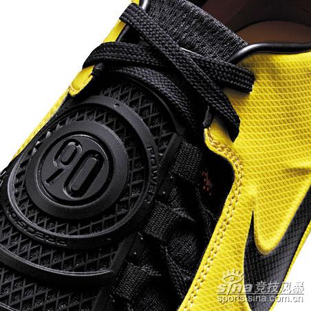 Nike最新款专业足球战靴Total 90 Laser全新上
