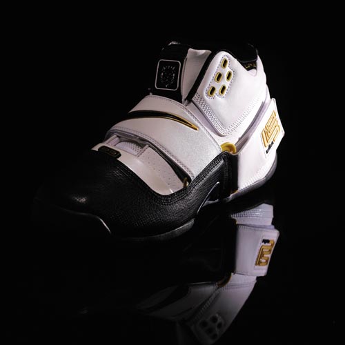 图文-你在挑战谁? LEBRON AIR ZOOM SOLD