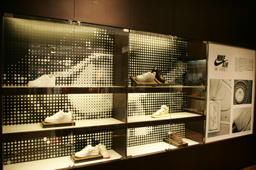 图文-中国首家耐克旗舰店在北京正式开业 店内