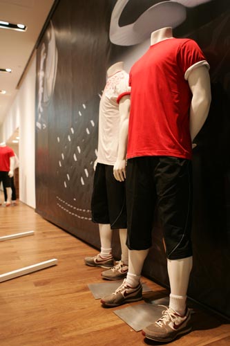 图文-中国首家耐克旗舰店在北京正式开业 店内