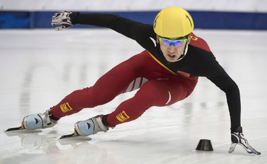 短道世界杯武大靖范可新夺金
