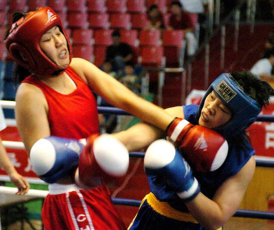 图文-全国女子拳击锦标赛 张文莎晋级66公斤级决赛