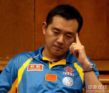 孔令辉督战李晓霞PK郭跃架势足 打球要用脑的