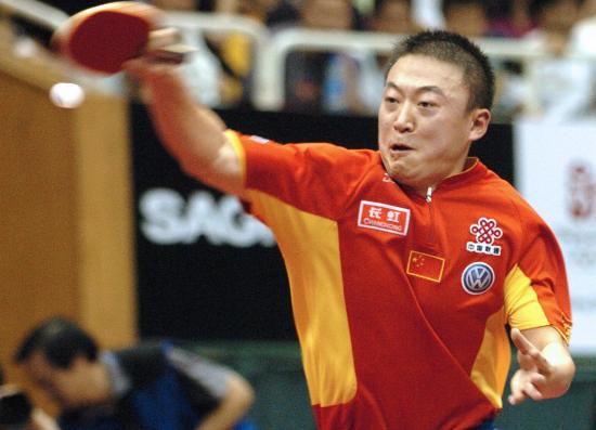 图文-07中国乒乓球公开赛 马琳比赛中全情投入