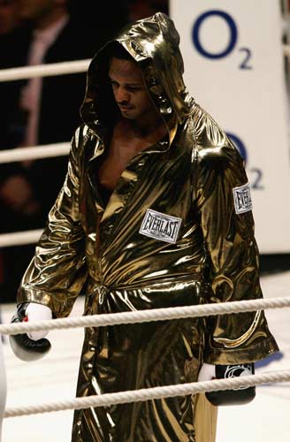 图文-IBF重量级拳王争霸赛布鲁斯特暗藏杀气_