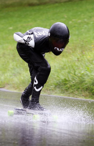 图文-滑板速降世界锦标赛赛况 优雅舞者欲争胜