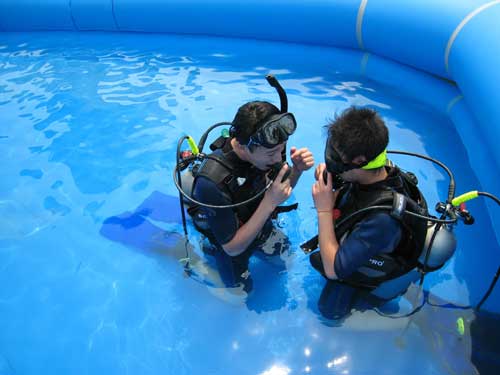 图文-中国户外潜水巡回潜水体验 下水前的准备
