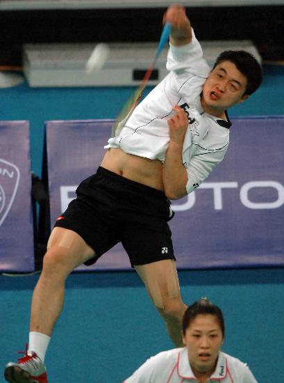 图文-羽毛球世锦赛混双 郑波高崚在比赛中回球_综合体育_NIKE新浪竞技风暴_新浪网