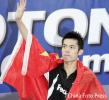 图文-羽毛球世锦赛林丹男单加冕骄傲地身披国旗