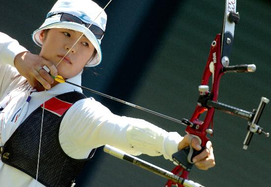 图文-2007国际射箭比赛韩国队夺冠 猿臂开硬弓