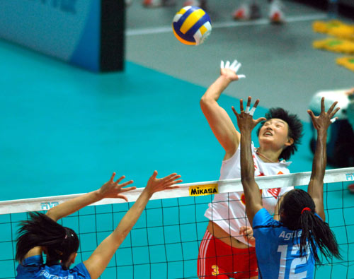 图文总决赛中国女排vs意大利女排杨昊轰垮阿奎罗