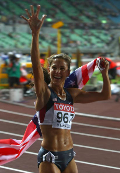 图文-世锦赛女子10000米决赛 古切尔挥手致意