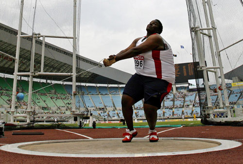 图文-世锦赛女子链球预赛 美国选手像只充气皮
