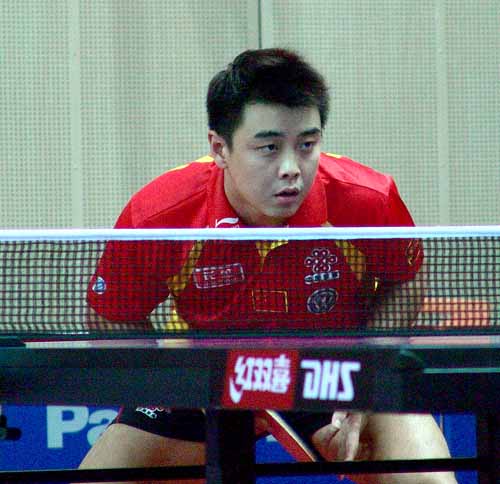 图文-中国乒乓球大奖赛单打首轮 王皓比赛目不