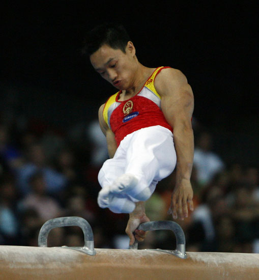 图文-世锦赛中国队男团三连冠 老将杨威稳扎稳