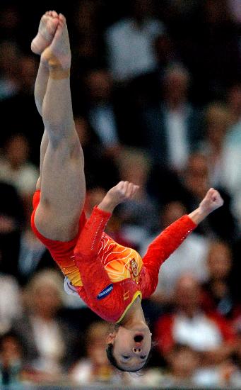 ͼ��-���������Ů�����ɲپ����̷����е���λ