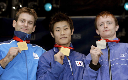 ͼ��-�������������˫�ܾ���ǰ����չʾ����