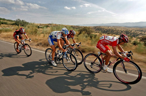图文-环西班牙自行车赛第16赛段 西班牙原野风