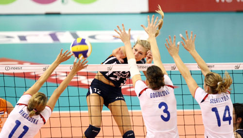 图文-女排欧锦赛荷兰VS斯洛伐克 弗里尔洞穿拦网_综合体育_NIKE新浪竞技风暴_新浪网