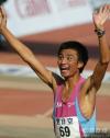 图文-北京马拉松赛赛况直击任龙云已打破全国纪录