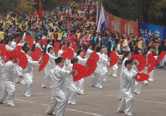 -2007秋季北京时间长走大国际表演木兰扇_悠悠球的空转村民图片