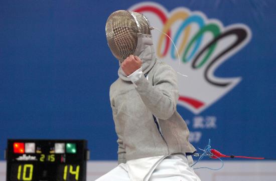 图文-第六届全国城运会佩剑个人赛 梁嘉辉夺第