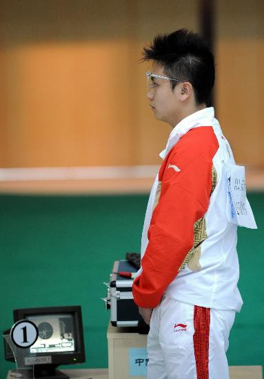 图文-六城会男子射击比赛 阳泉市选手王智伟夺