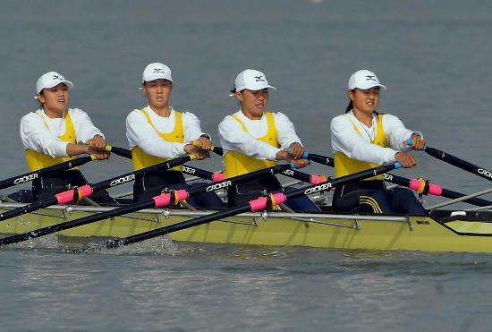 图文-[六城会]赛艇精彩赛况 武汉队节奏整齐划