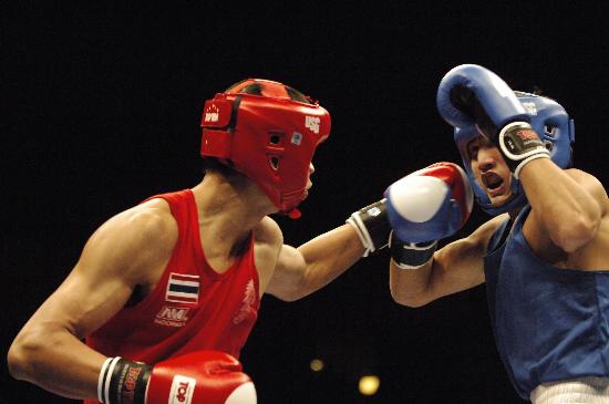 图文-拳击世锦赛哈那提无缘决赛 遭遇对手重拳