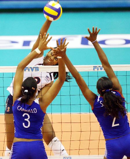 图文-排球世界杯美国3-2胜古巴 斯考特凶悍扣球