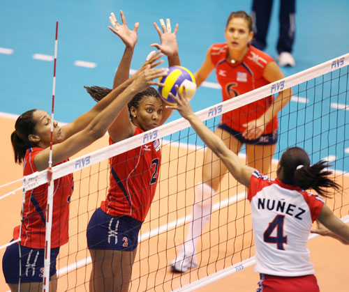 文-世界杯美国3-1多米尼加 双人拦网阻击努内兹