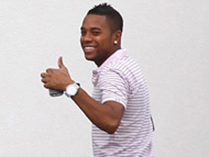 屠夫禁区线灵光一闪 伊布右路低射划门而出|10