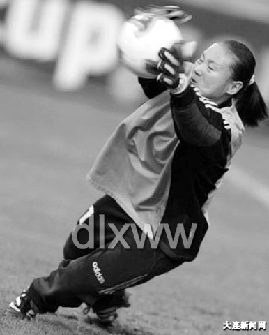 女超联赛大连点杀山东 韩文霞关键时刻再扮 蜘