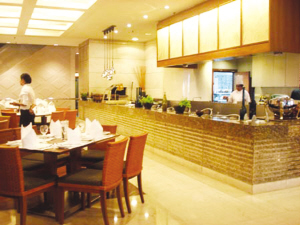 国足在马来西亚吃住安好 郑智邵佳一享受单间