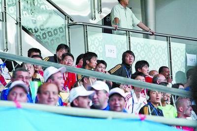 亚洲杯首个乌龙球意甲后卫制造 国脚现场观敌