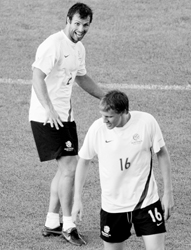 ���ޱ�-�۷�Ծ����޴�����Ϸ�޵�������˹����ռ��