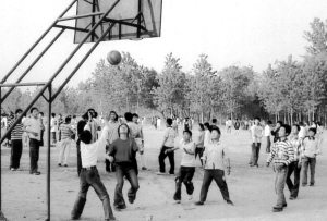 学校体育课为什么会放羊?_其他栏目_NIKE新