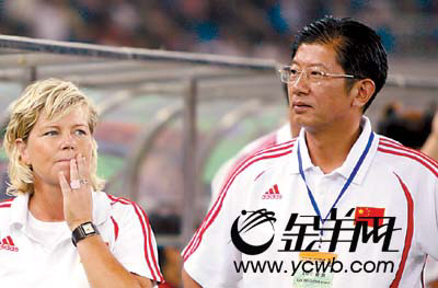 Ů��婽���ս�ѧ����ȫ��������һ��СʤӢ����