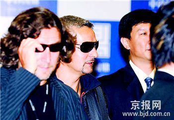 巴乔40岁偶像风采依旧：阔别12年中国变得更漂亮