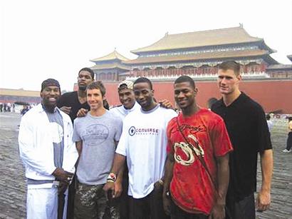 图文:姚明纳什慈善赛今晚开打