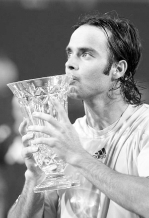 火炮首度加冕中网王 冈萨雷斯胜在发球得分率