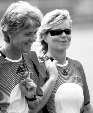 中国女足中方教练组解体 多曼斯基组阁遇到新