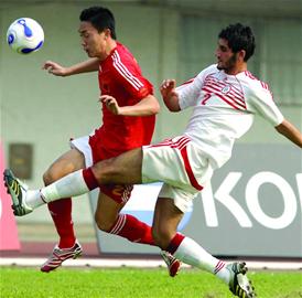 国足VS阿联酋预计首发:杜威领衔后防 曲波单箭